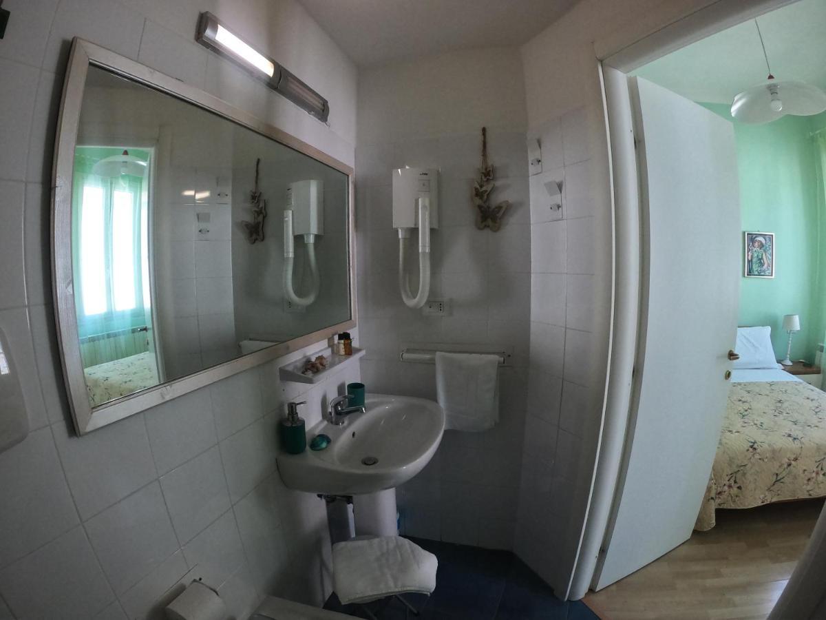 Valerie Hotel ลาสเปเซีย ภายนอก รูปภาพ